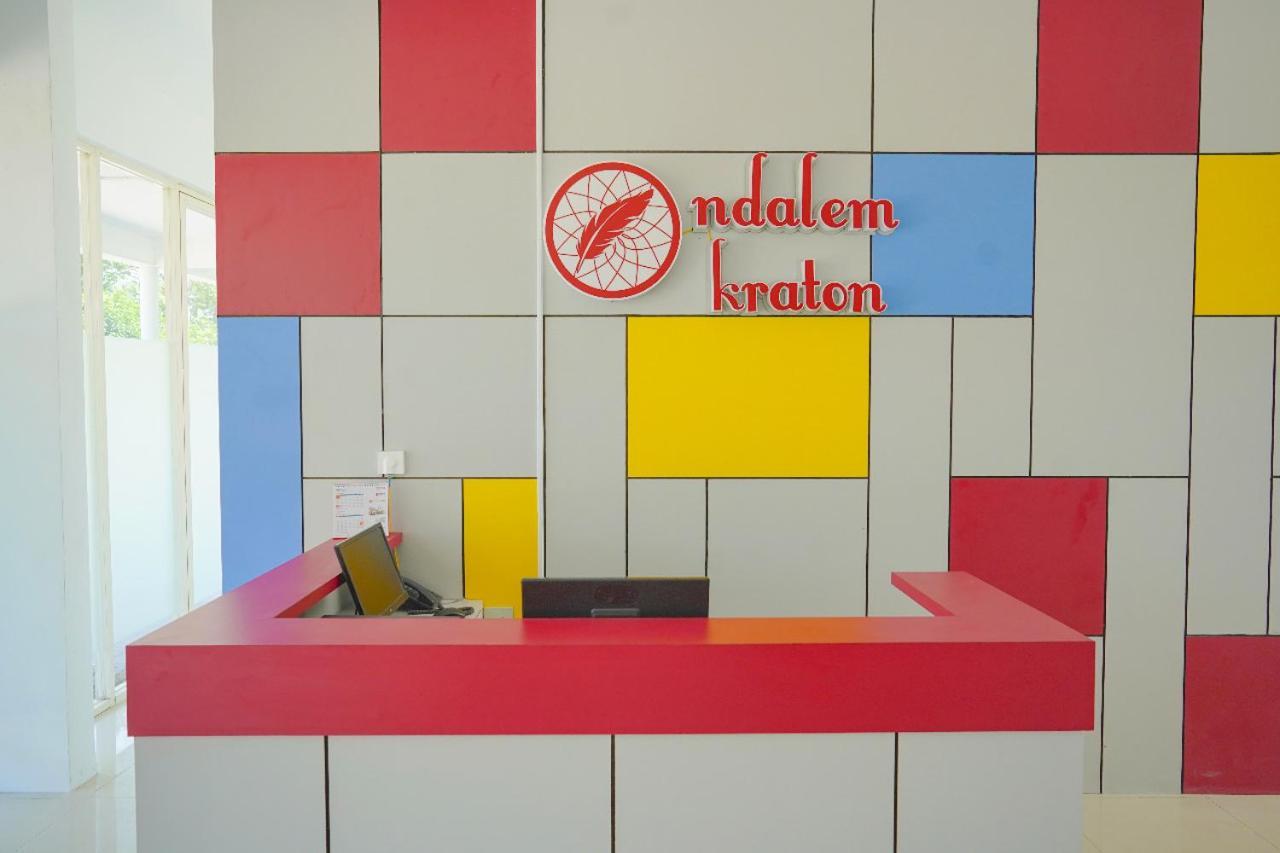 Ndalem Kraton Hotel Sidoarjo Bagian luar foto